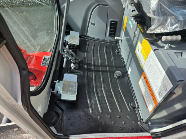 Takeuchi TB216 – Image 4