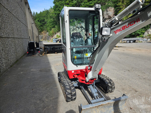 Takeuchi TB216 – Image 11