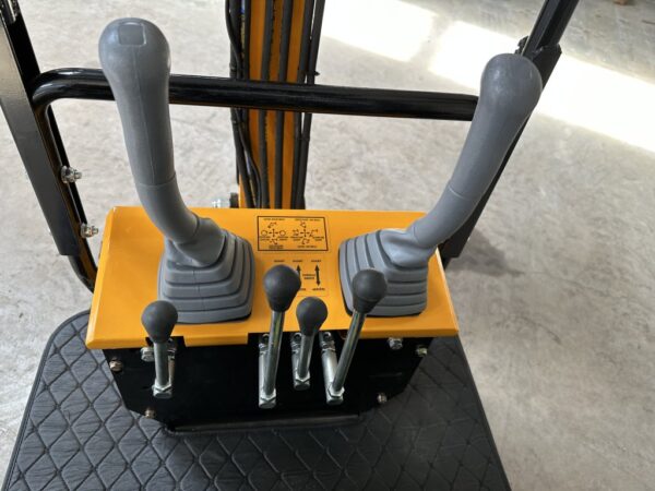 Mini pelle TERRA CS10.R – Image 7
