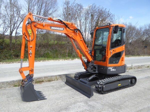 DOOSAN DX35Z – Image 2