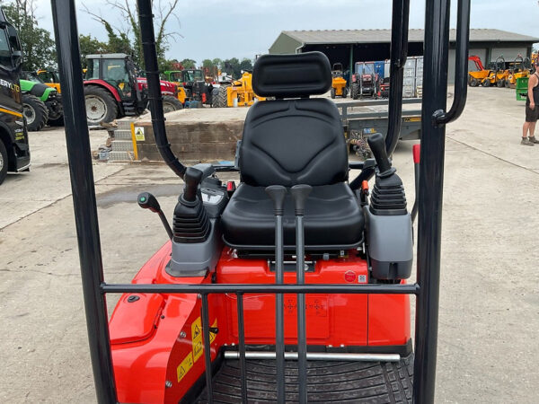 KUBOTA U17-3A – Image 10
