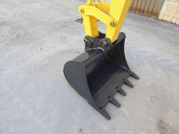 KOMATSU PC 26 MR-3 – Image 9