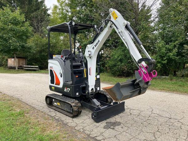 Bobcat E17